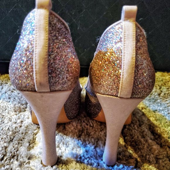 Dsquard2 Blush Sequin Pumps - Picture 3 of 6